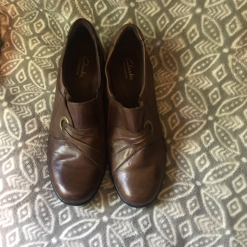 - Clarks Bendables Bootie Heel 2” Us 8m - image 1